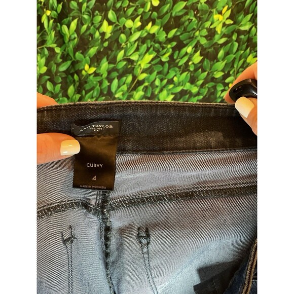 👖 Ann Taylor Curvy Skinny Jeans – Size 4 – Dark Wash with Stretch Flattering - Picture 4 of 8